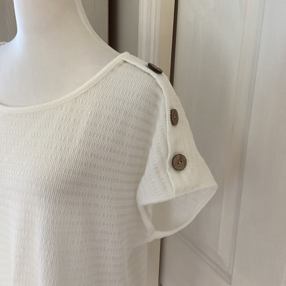 Vibe Ivory Button-Shoulder Short Sleeve Tee Sz PL